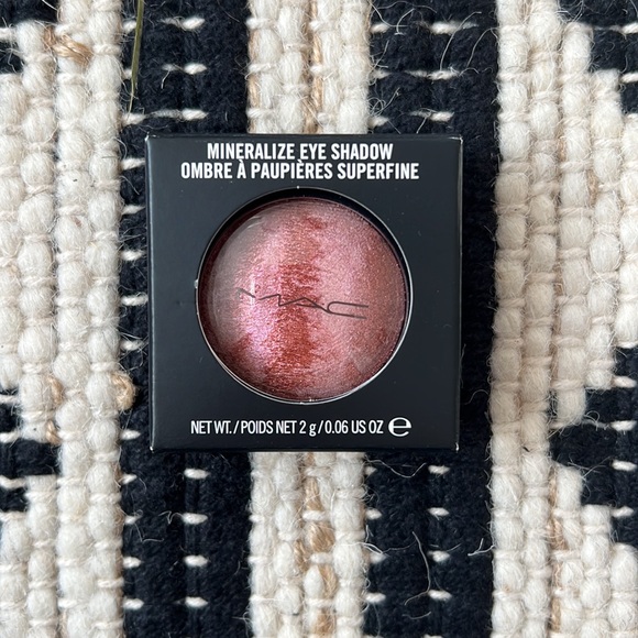 MAC NIB Mineralize Eyeshadow - Caribbean - Picture 3 of 7